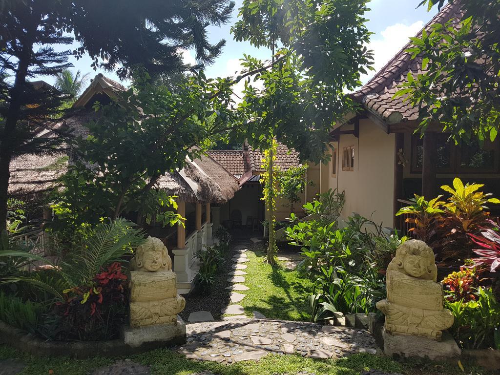 Villa Bale Seni Mataram Extérieur photo