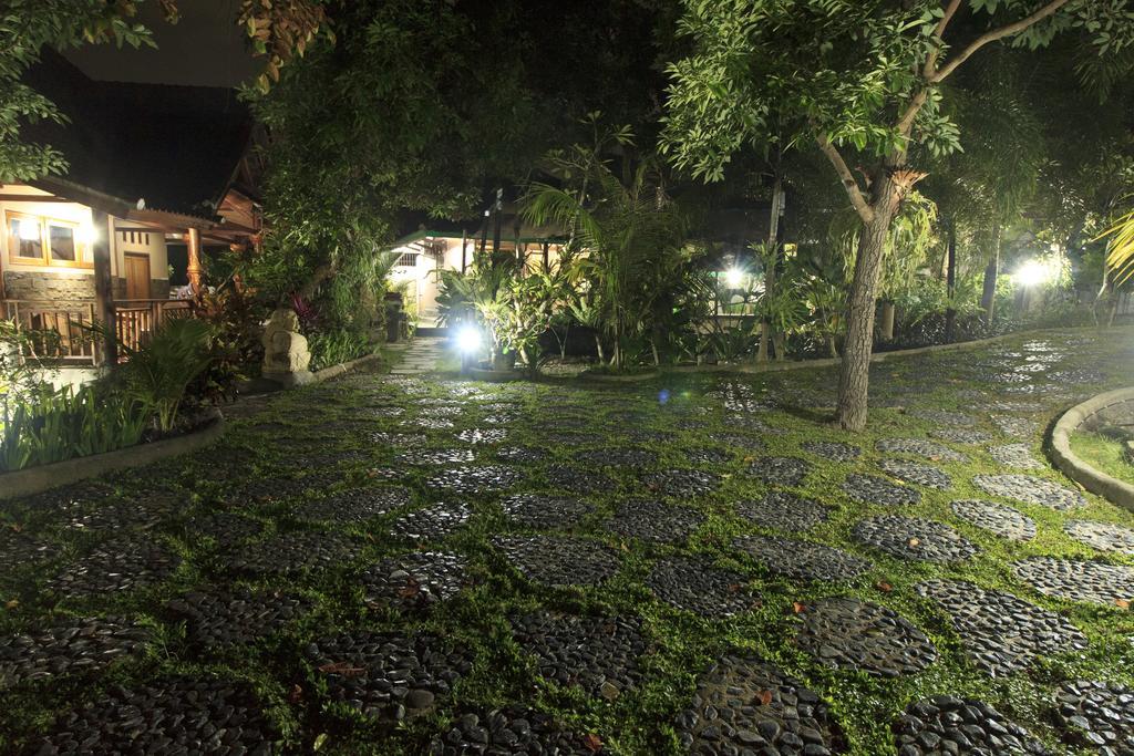 Villa Bale Seni Mataram Extérieur photo