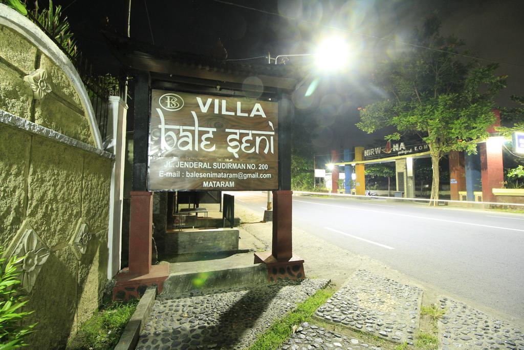 Villa Bale Seni Mataram Extérieur photo