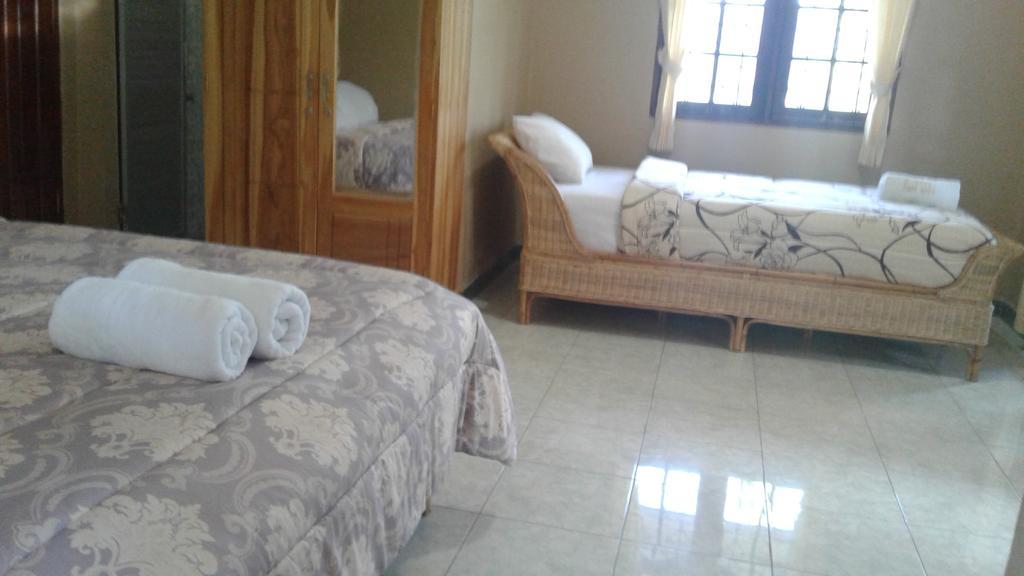 Villa Bale Seni Mataram Extérieur photo