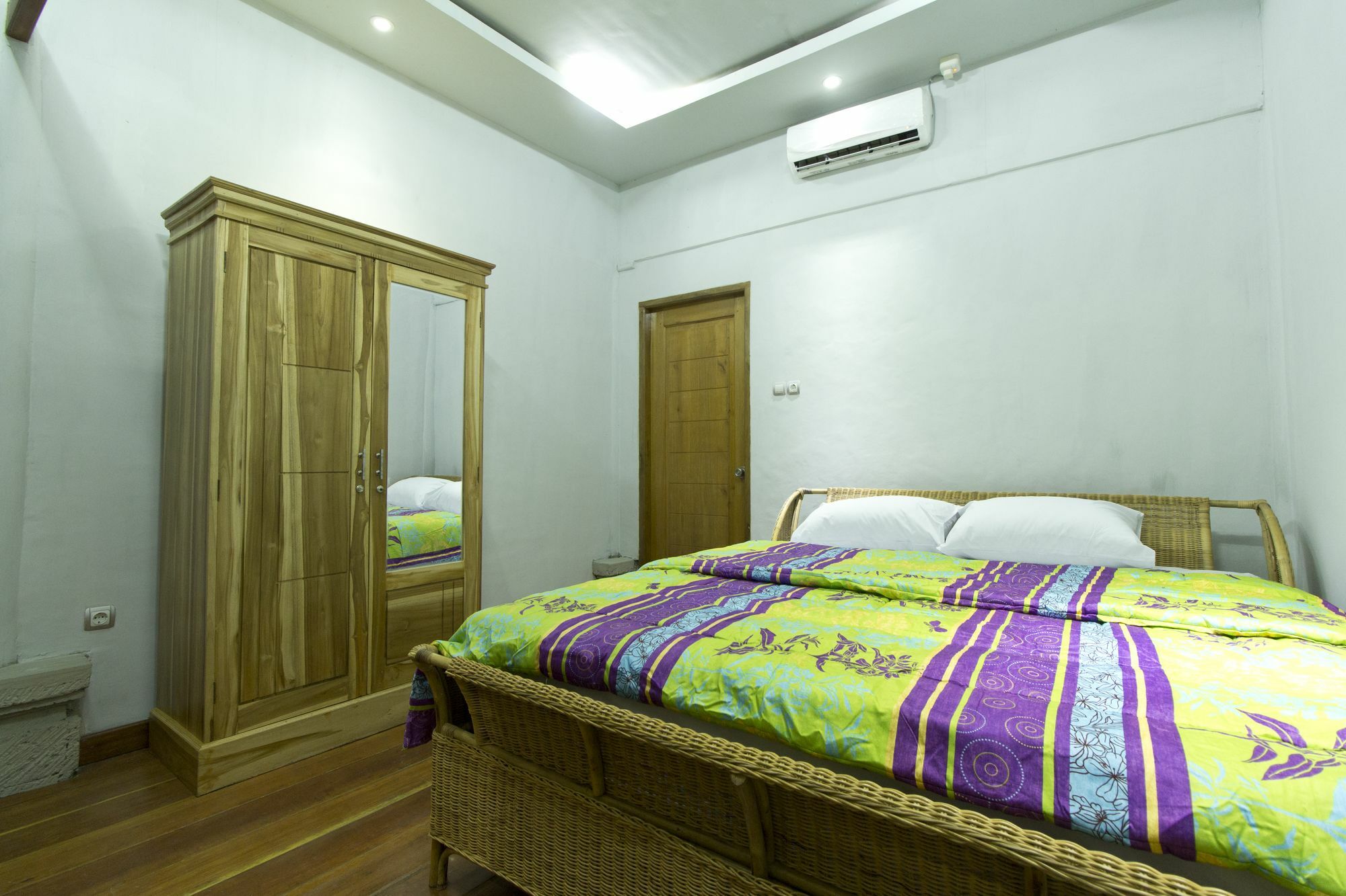 Villa Bale Seni Mataram Extérieur photo